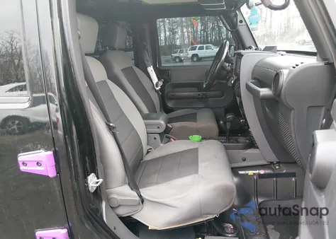 2010 Jeep Wrangler Unlimited Sport из США, поврежденный, VIN 1J4BA3H1XAL105109